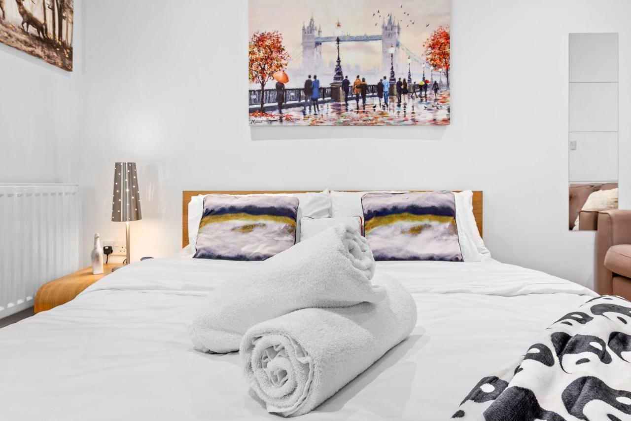 3-Bedroom Flat In London Sleeps 14 Hy1 Exteriör bild